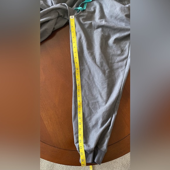 FIGS High Waisted Zamora
Tech Jogger Scrub
Pants Graphite Size XXL/P or 2XL P - Picture 16 of 16